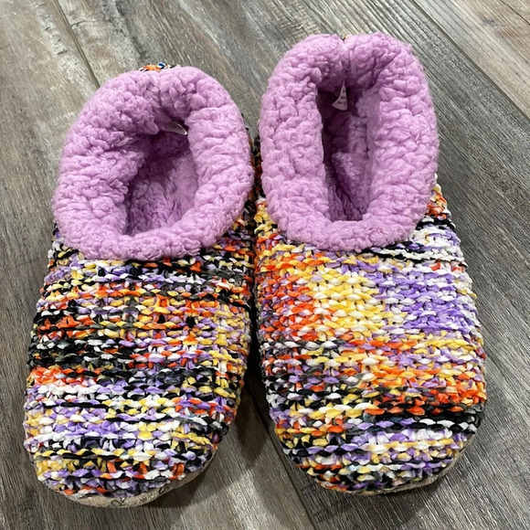 Snoozies Miss Fancy Pants Slippers - Picture 2 of 7